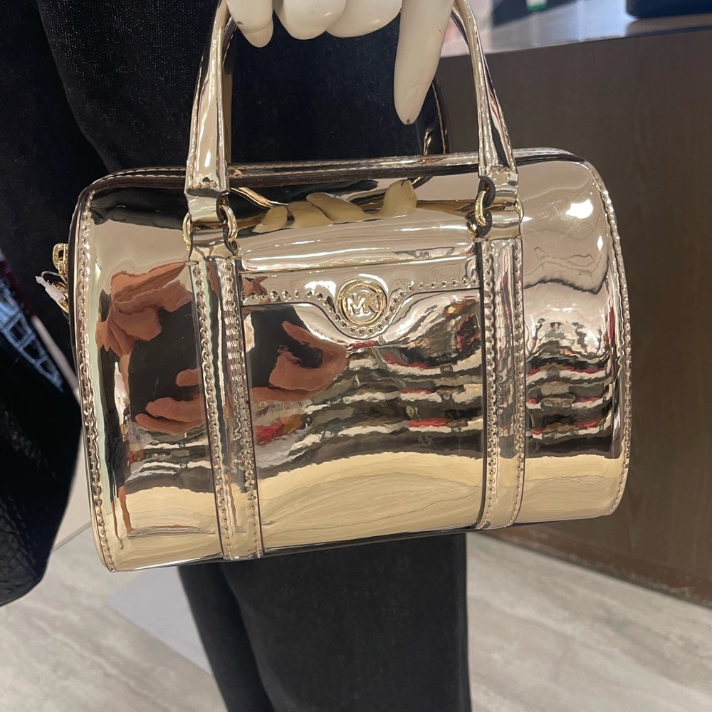 MICHAEL KORS Jet Set Small Metallic Convertible Crossbody Duffle Xbody Bag 
Pale - Picture 9 of 16